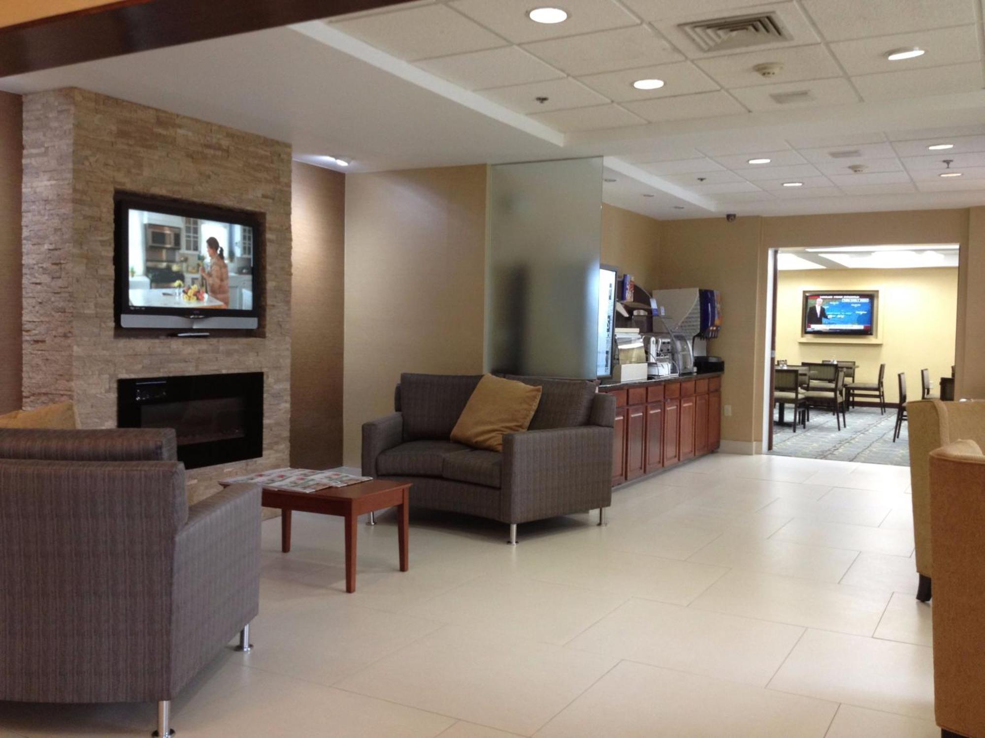 Holiday Inn Express Hotel & Suites West Chester, An Ihg Hotel Concordville Bagian luar foto